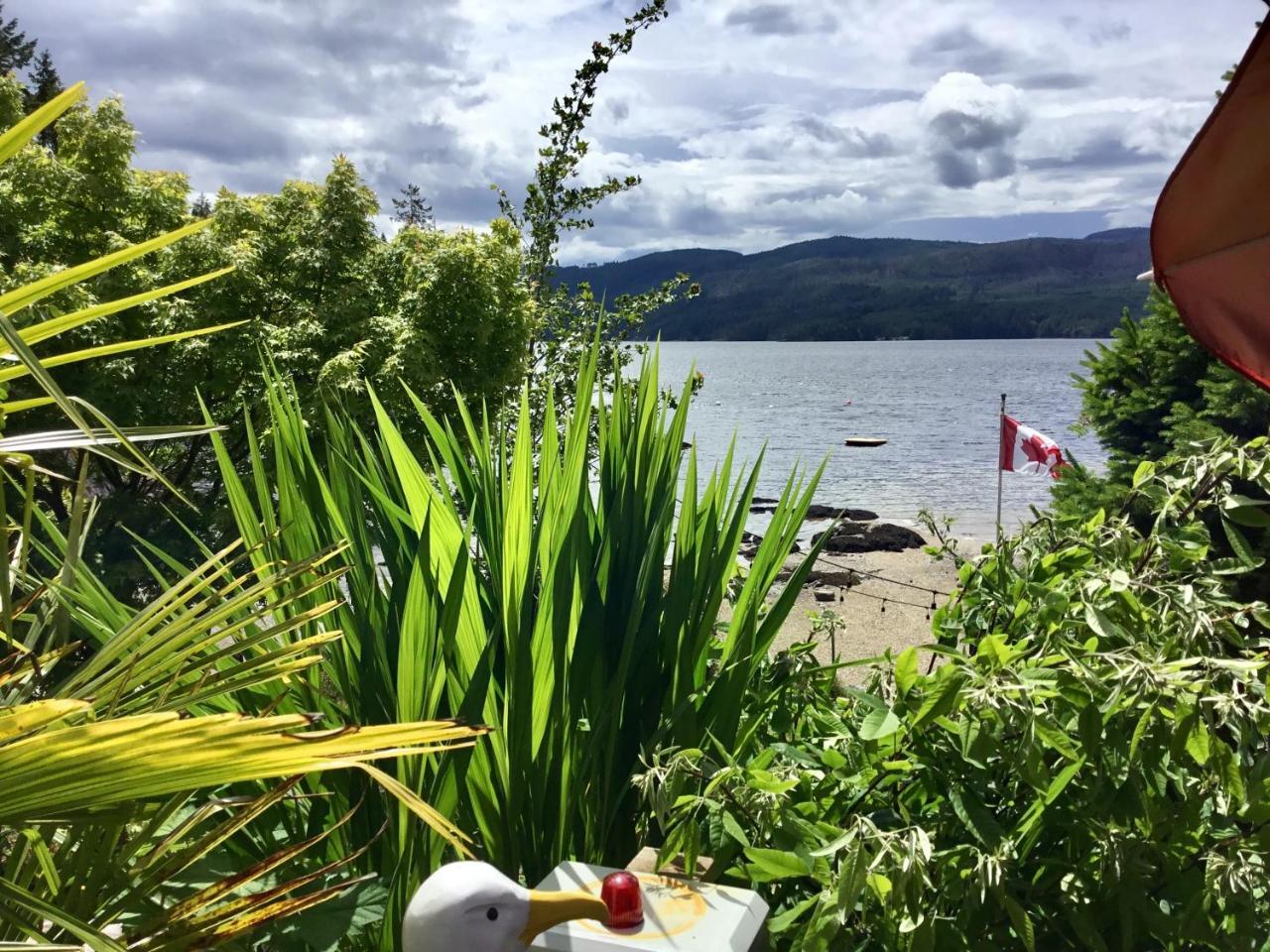 The Tuwanek Hotel And Spa Sechelt Exterior photo